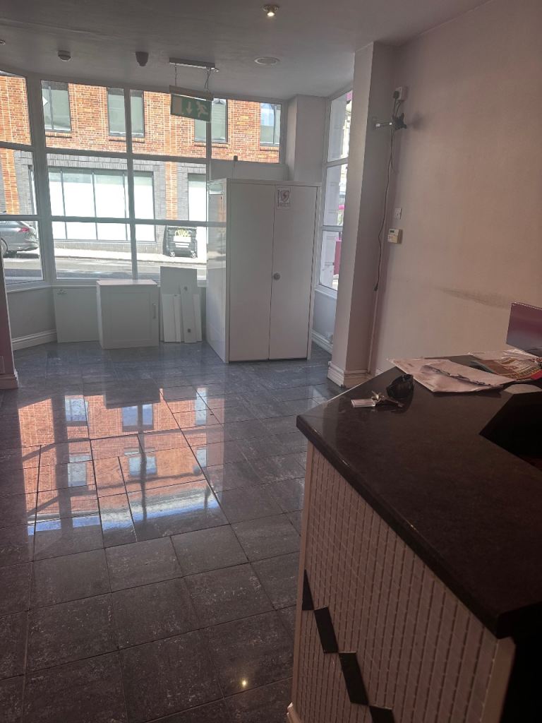 Shop to let 