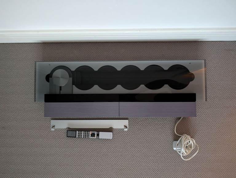 Bang & Olufsen B&O BeoSound 9000 CD Player Hi-Fi System with Remote and Wall Mount