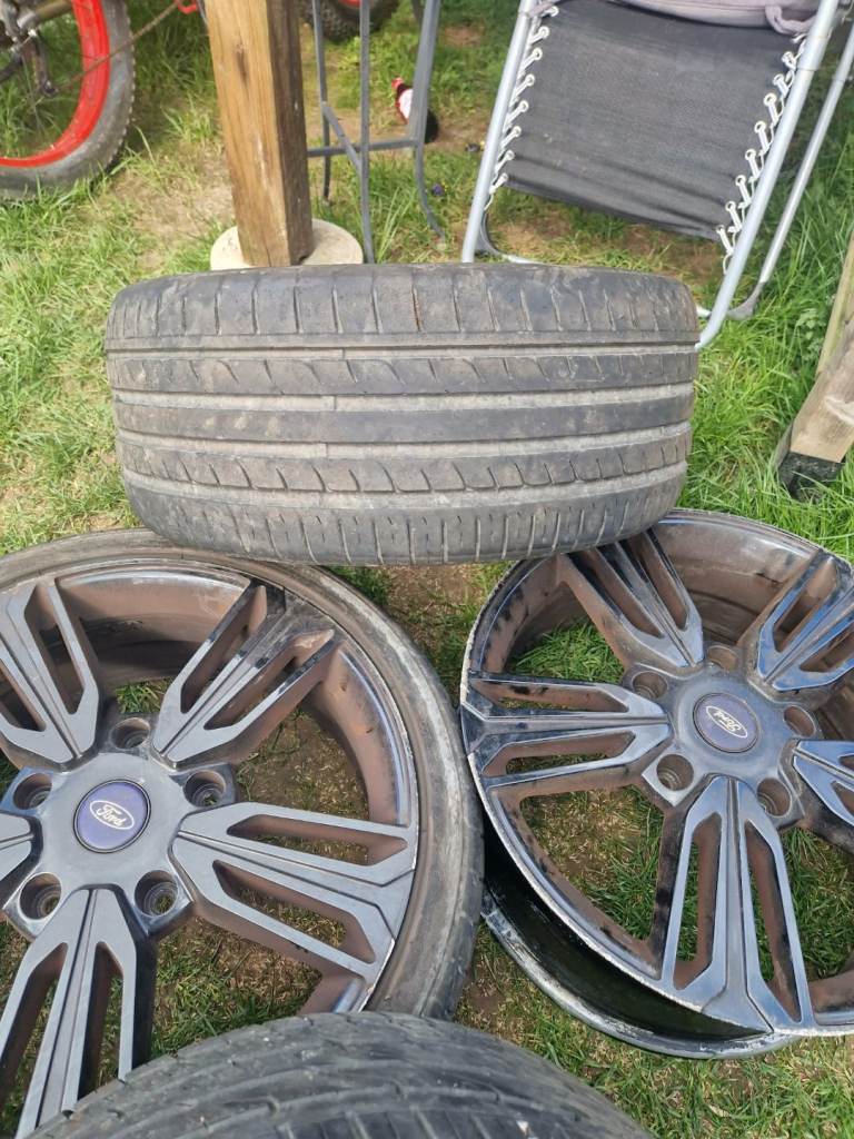 20 inch alloy wheels 4/3 good tyres ford transit custom mk 8. 2  Wheel nuts inc