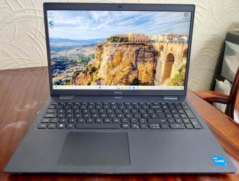 DELL i5 11th gen Windows 11 Laptop - 15.6 Iris Xe 16gb RAM 256gb SSD - FORTNITE Uni *FREE DELIVERY*