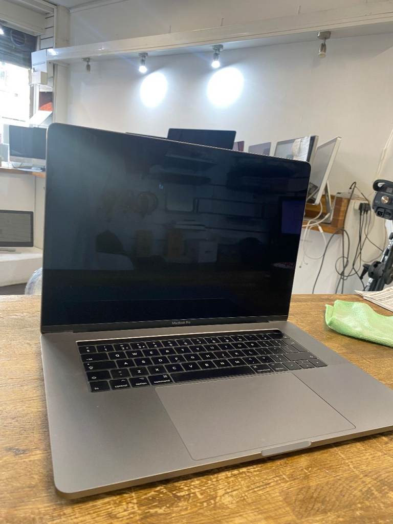 Apple MacBook Pro 16" Intel Core i9 | 16GB RAM | 1TB SSD | Logic Pro 12 | Studio One 7 | Waves | DXO