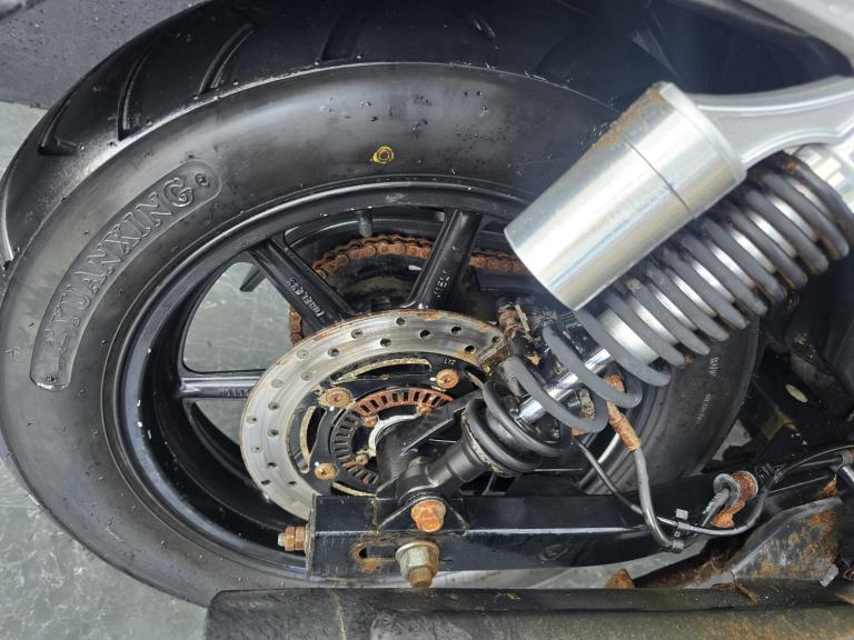 UM RENEGADE SPORT 125 PROJECT BIKE HPI CLEAR 