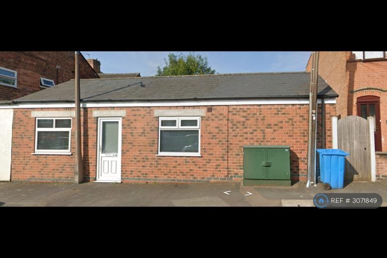 Studio flat in Derby Road, Sandiacre, Nottingham, NG10 (#3071849)