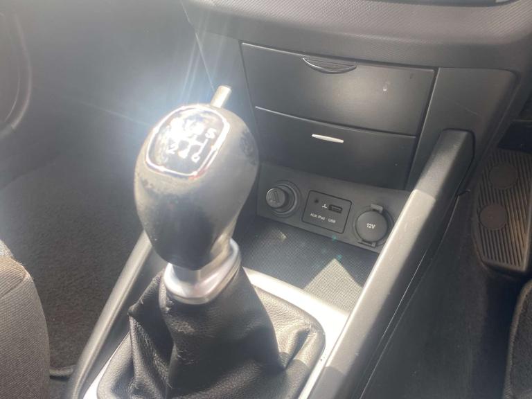 2012 Kia Ceed 1.6 CRDi EcoDynamics 2 Sports Wagon Euro 5 (s/s) 5dr Estate Diesel Manual