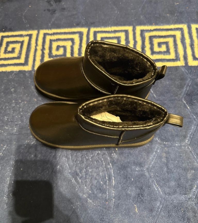 Women Black Winter Boots – As Good As New