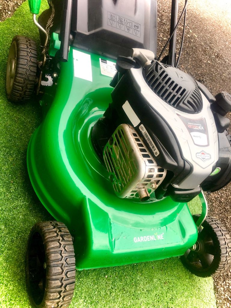 BRIGGS AND STRAWBERRY 🍓 PETROL LAWNMOWER 🟩⬛️AUTO CHOKE AUTO DRIVE 🟩FREE DELIVERY 