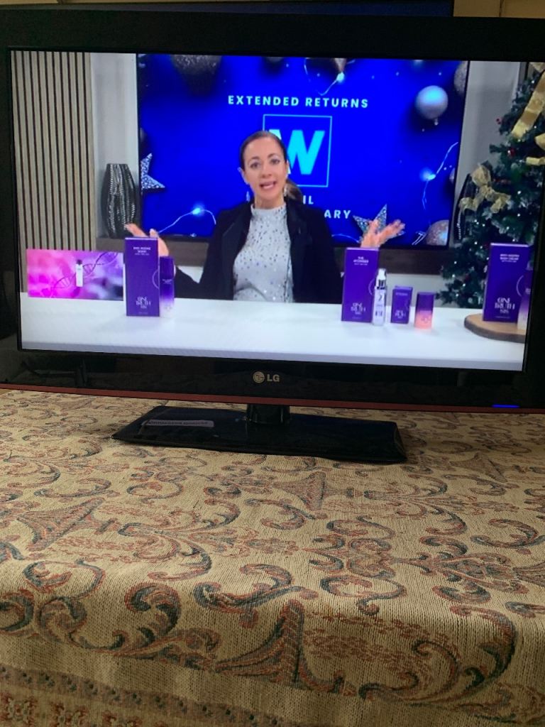 LG 32LD350 32-inch HD LCD TV in Good Condition