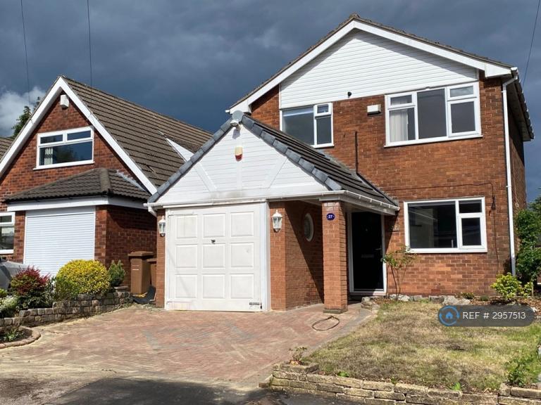3 bedroom house in Lawnswood Park Road, Manchester, M27 (3 bed) (#2957513)