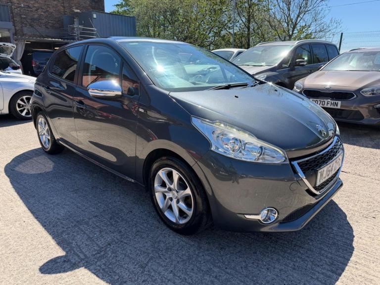 2014 Peugeot 208 1.2 VTi PureTech Style Euro 5 5dr HATCHBACK Petrol Manual