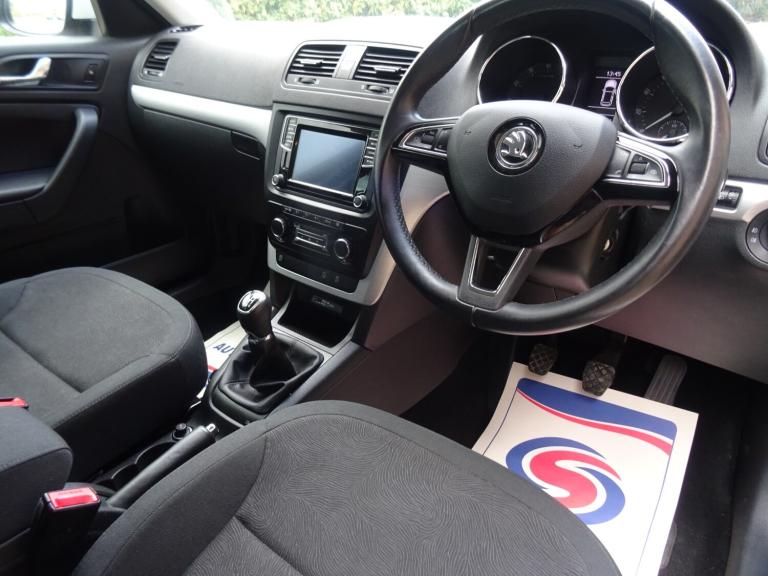 2015 Skoda Yeti 1.2 TSI 110 SE 5dr **ULTRA LOW MILEAGE*ONLY 9000 MILES FROM NEW** HATCHBACK Petro...