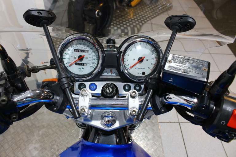 Kawasaki ZR7