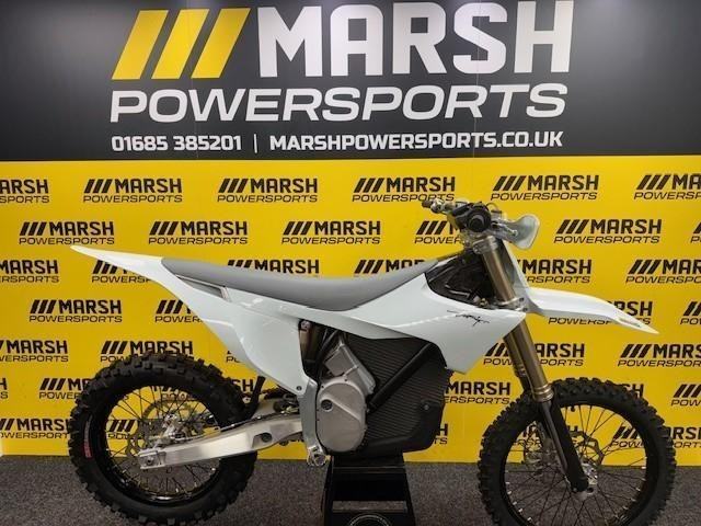 Stark Varg Alpha 80hp   2024 Model,  18 inch wheel,  side stand ,  Road Regd 