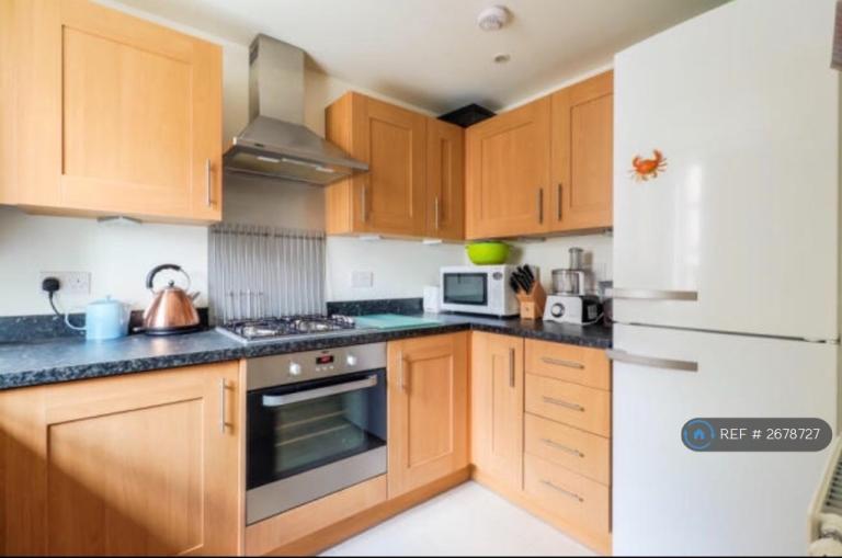 1 bedroom in Cotton Close, Colliers Wood/Wimbledon, CR4 (#2678727)