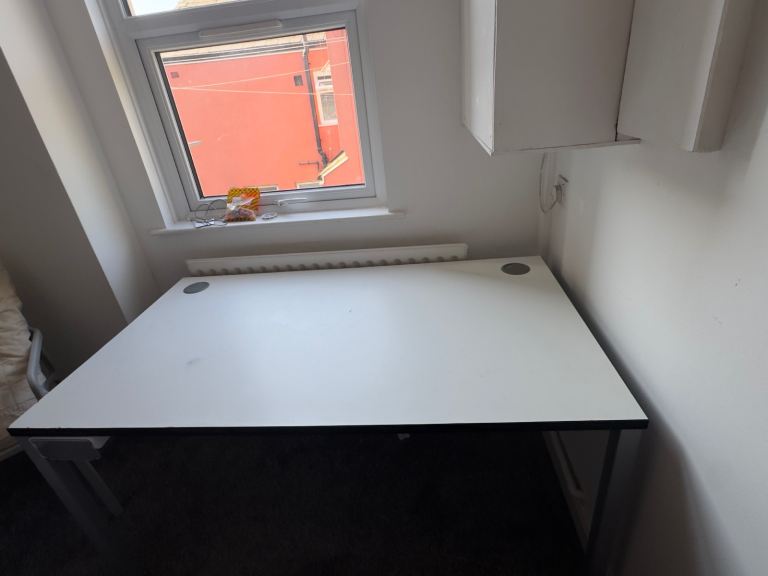 White Office Desk with Grey Frame - Good Condition