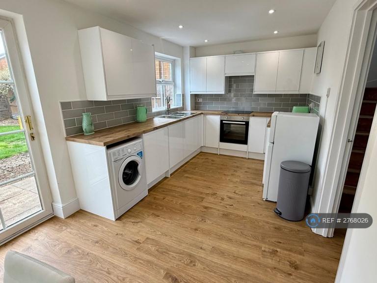 3 bedroom house in Hamble Road, Bedford, MK41 (3 bed) (#2768026)