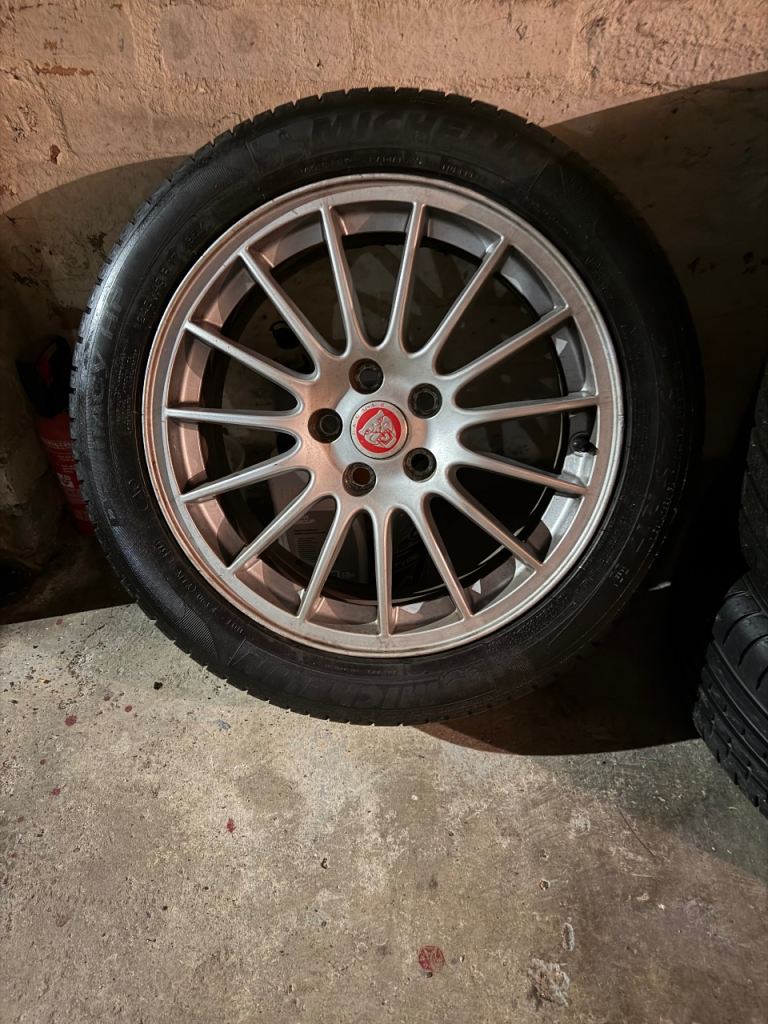 Jaguar alloy wheels 17”