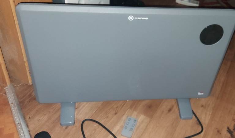 Electric heater with remote control