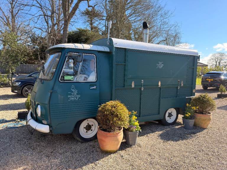 VINTAGE CATERING VAN - PEUGEOT J7 1979 - RUNS, ROAD LEGAL 