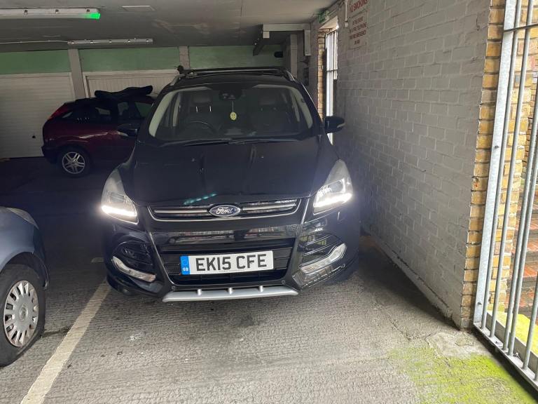 Ford, KUGA, Hatchback, 2015, Manual, 1498 (cc), 5 doors