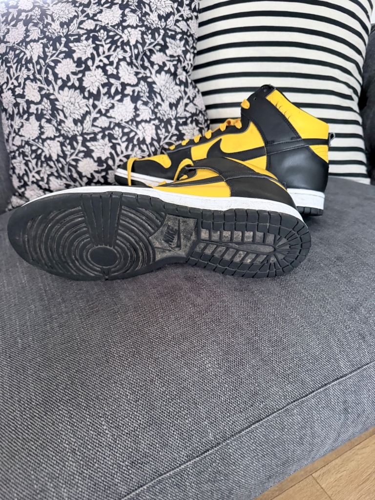 Men’s size 11 Nike duke