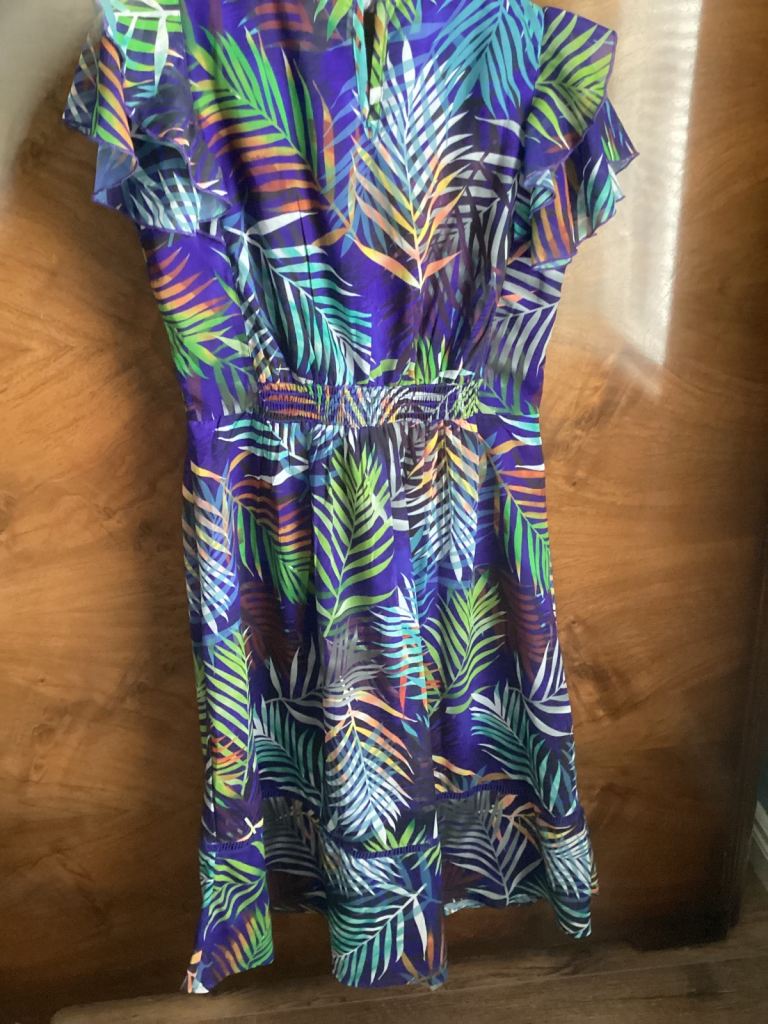 WALLIS TEA DRESS. SIZE 10. PURPLE PALM MIDI DRESS
