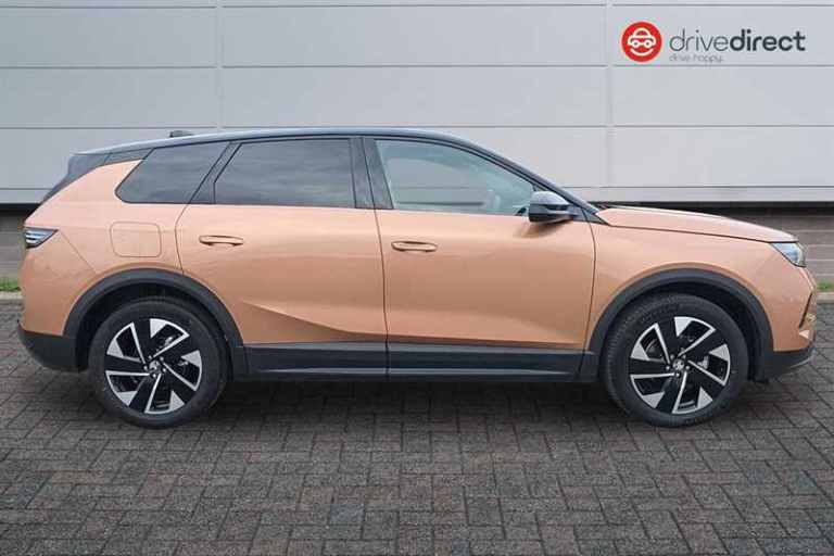 2025 Vauxhall Grandland 1.2 Hybrid [136] Ultimate 5dr e-DCT6 [Pan Roof] HATCHBACK PETROL Automatic