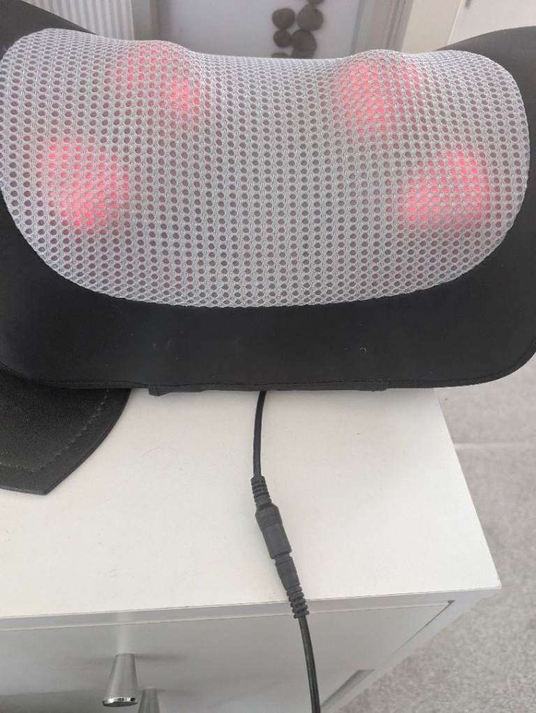 Electronic back massager 