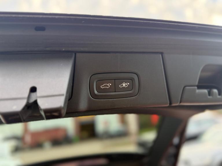 2018 Volvo V90 2.0 D4 Cross Country Pro 5dr AWD Geartronic ESTATE DIESEL Automatic