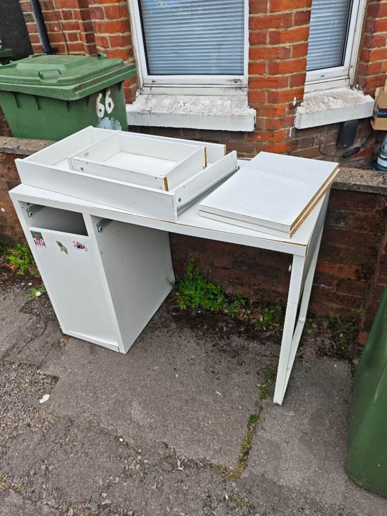 free desk