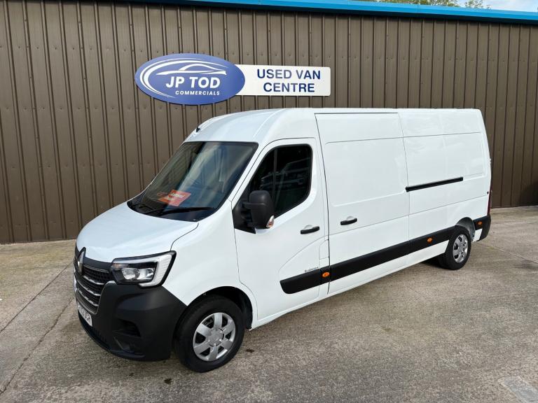 2023 Renault Master LM35dCi 135 Business+ Medium Roof Van PANEL VAN Diesel Manual