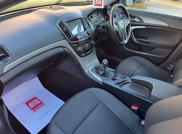 Vauxhall, INSIGNIA,ULEZ , £20 tax,diesel , cheap family Hatchback, 2015, Manual, 1956 (cc), 5 doors