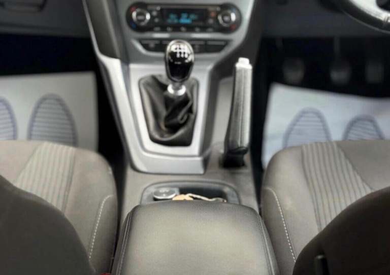 2014 Ford Focus 1.6 TDCi 115 Titanium Navigator 5dr HATCHBACK DIESEL Manual