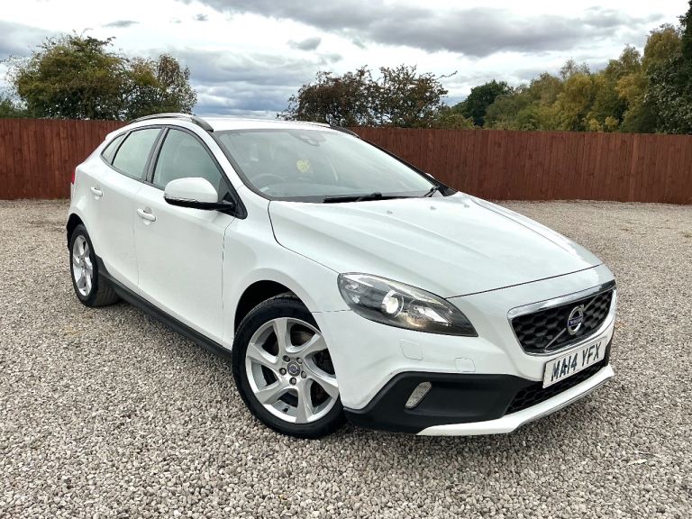 Volvo, V40 Automatic 1.6 Cross Country LUX Hatchback, 2014, Semi-Auto, 1560 (cc), 5 doors