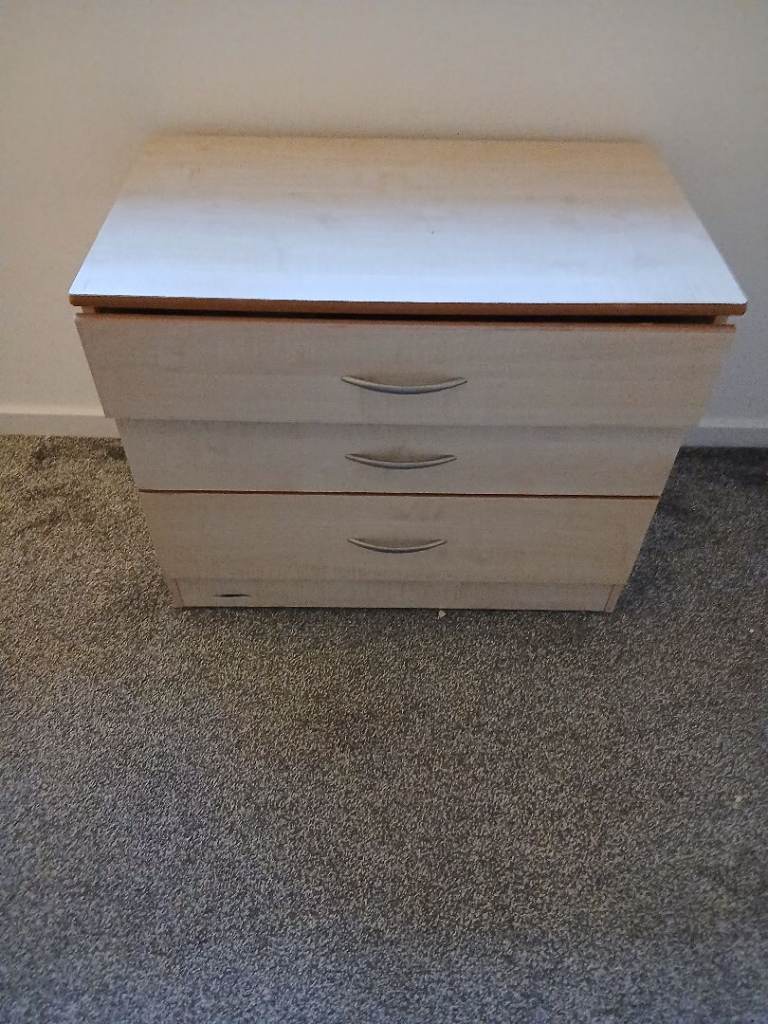 3 drawers 