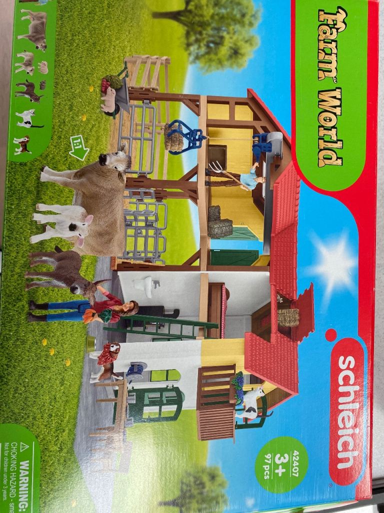 Schleich farmhouse and wildlife jungle base camp