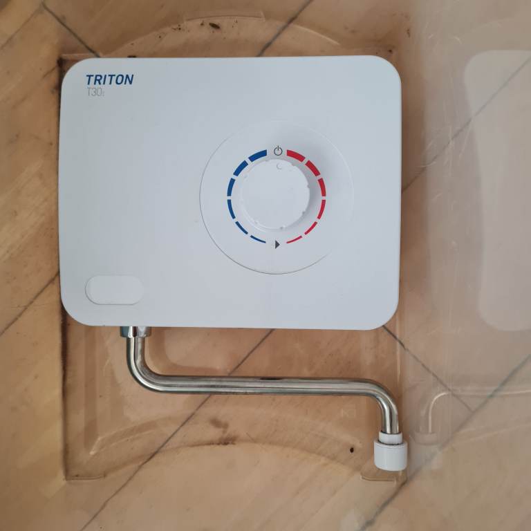 Triton 10.5kw Electric water heater– White, As Good As New