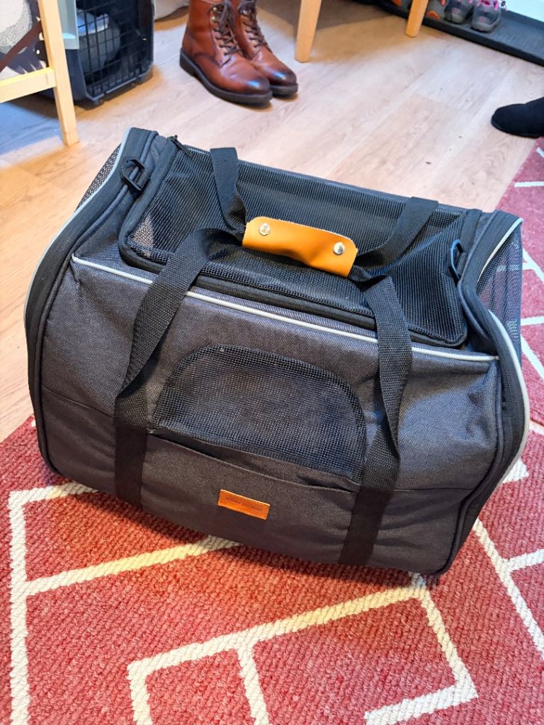 Pet carrier bag - Top Opening Portable Dog Bag with Breathable Mesh/Removable Mat,