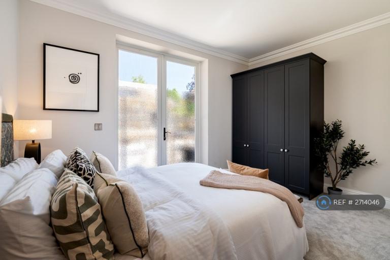 2 bedroom flat in Preston Park Avenue, Brighton, BN1 (2 bed) (#2714046)