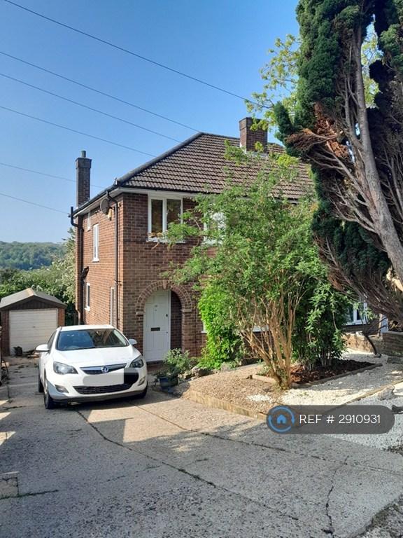 3 bedroom house in Terryfield Road, High Wycombe, HP13 (3 bed) (#2910931)