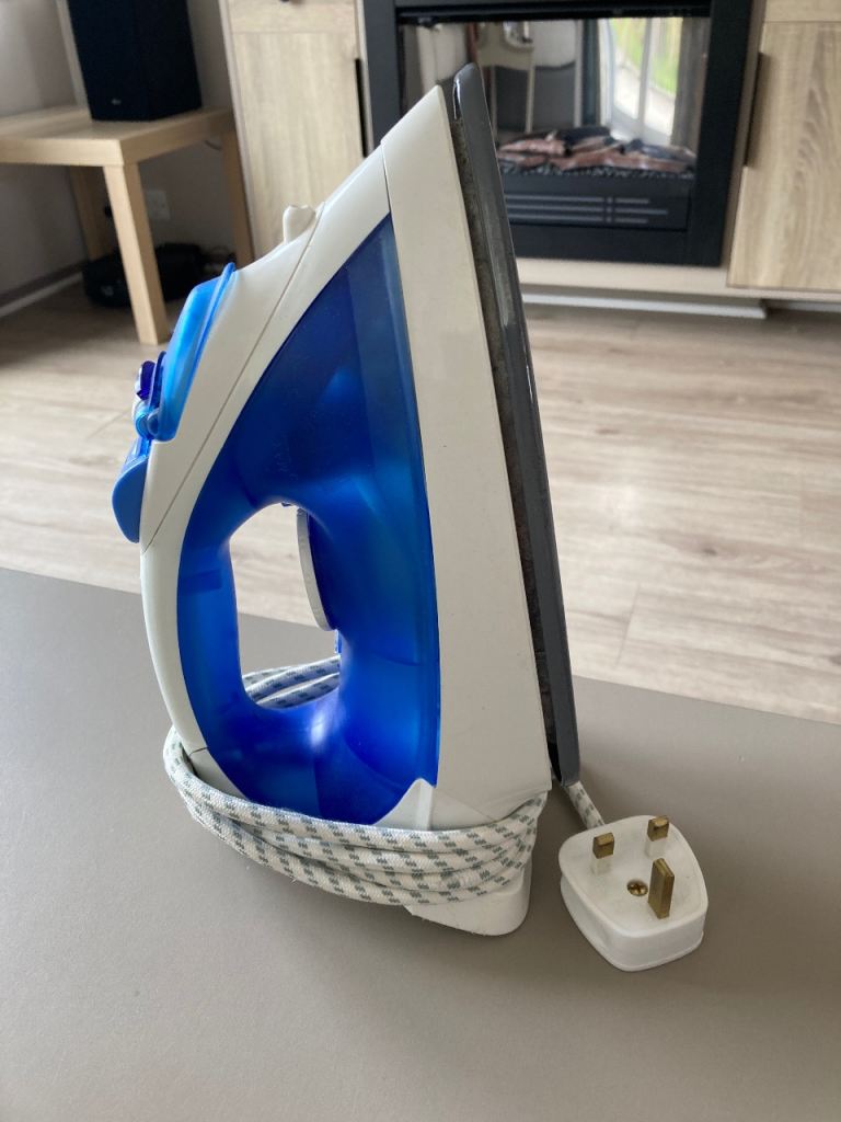 Tefal steam iron used once 