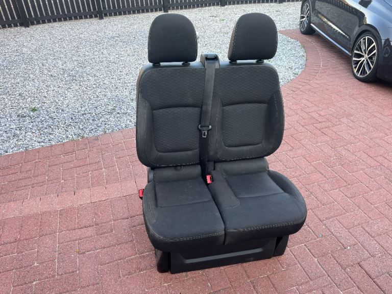 Vivaro passenger seats