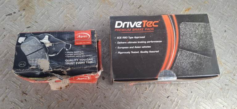 VW Touareg brake pads front and rear