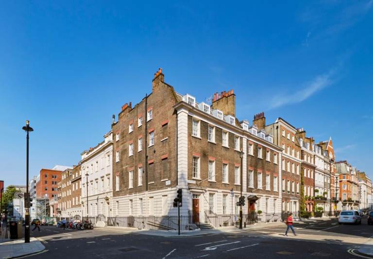 *Mayfair* Private Serviced Offices: Units from 2 to 75 desks for rent W1