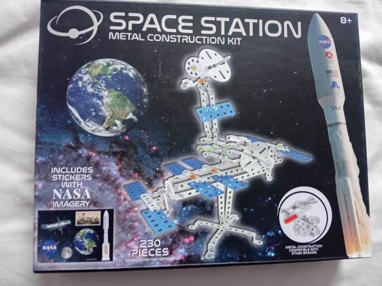 Space Station Construction Kit Age 8+