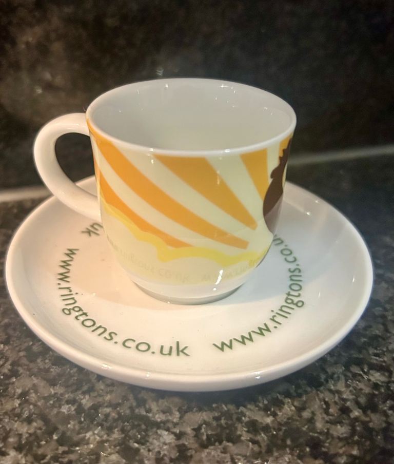 RINGTONS TEA COLLECTIBLE COCKERELL CERAMIC EGG EGGPRESSO CUP ATTACHED TO SAUCER X 1