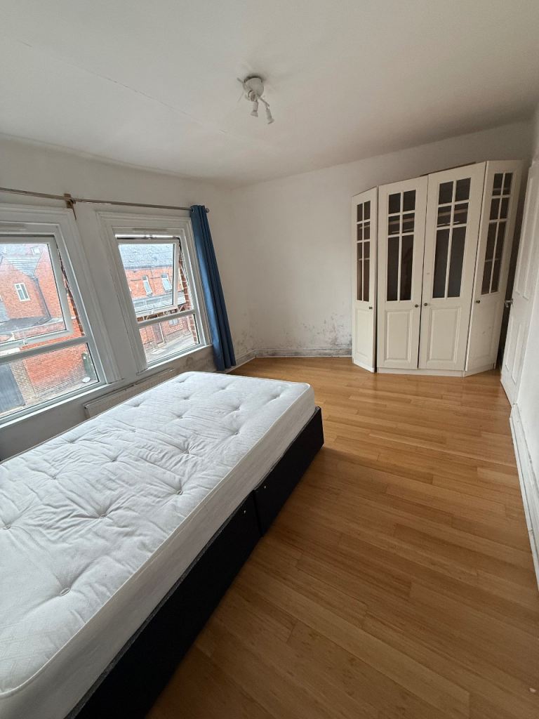double room to let