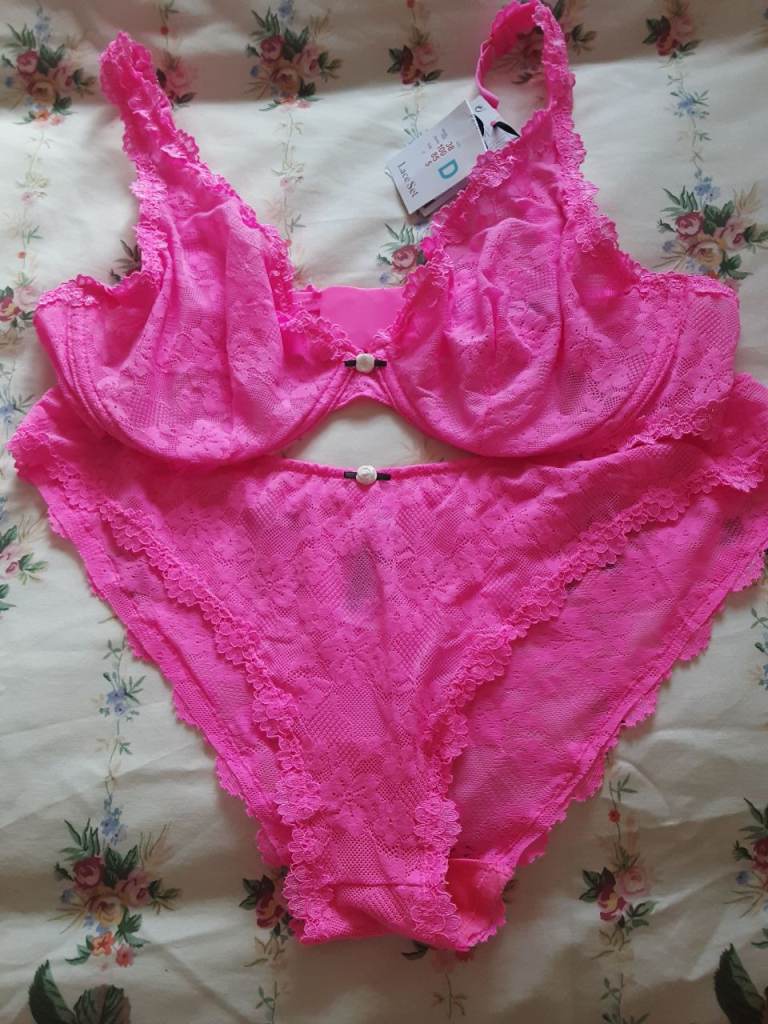 Hot Pink Full Lingerie Set Brand New with tags. Size 38