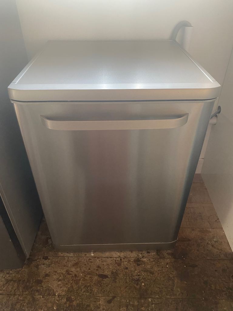 Sharp dishwasher, full working order, 4 years old 