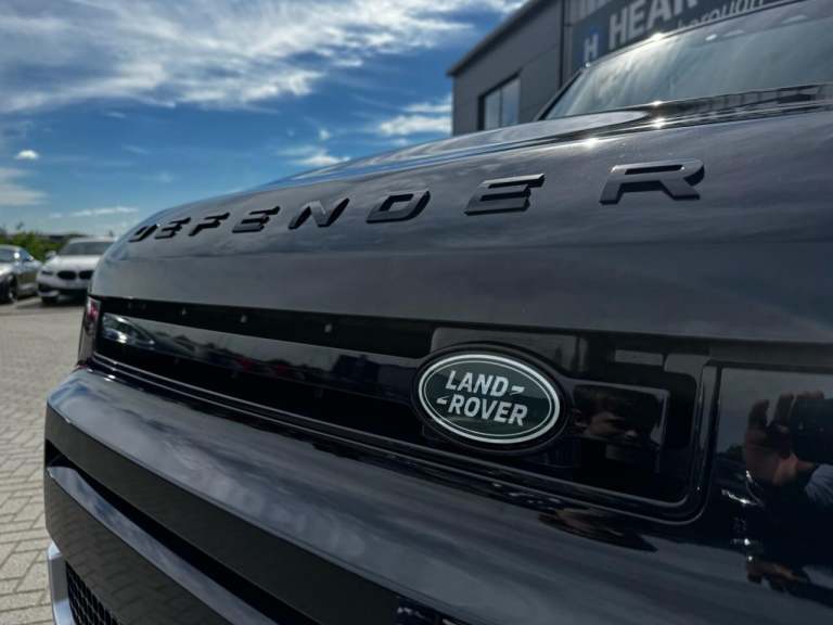 2023 Land Rover Defender 3.0 D250 Hard Top SE Auto PANEL VAN DIESEL Automatic