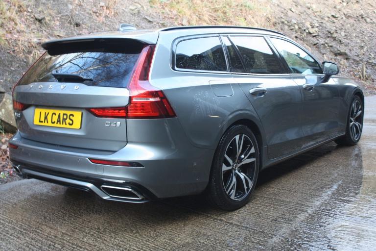 VOLVO V60 2.0 R-Design Plus D4 2019